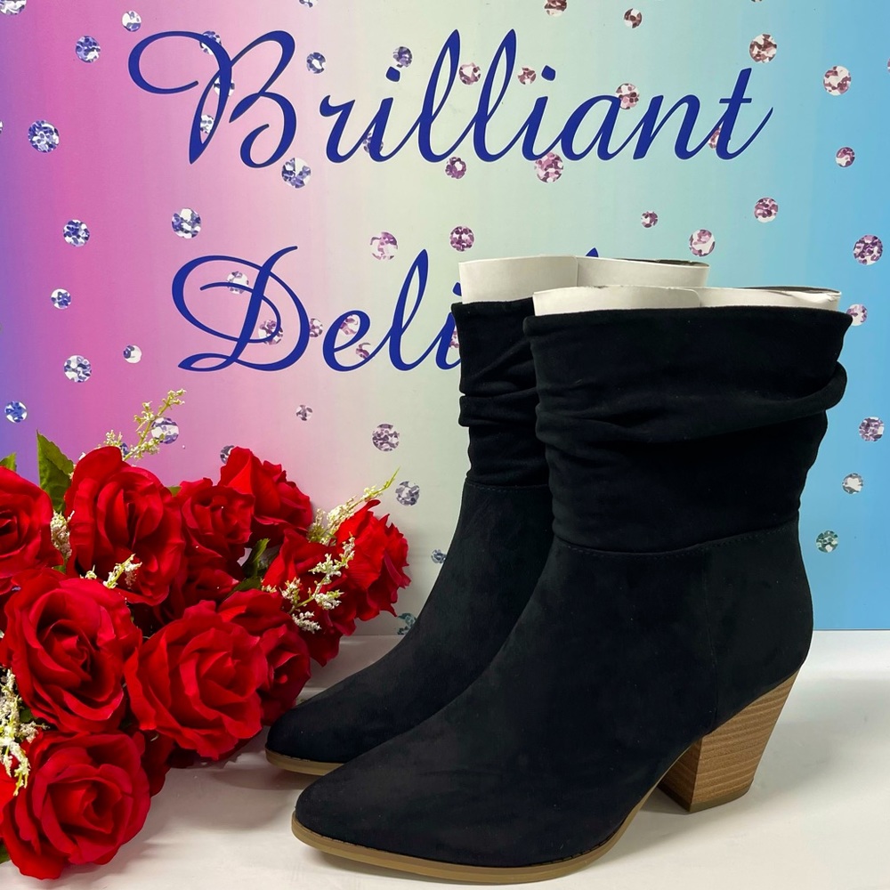 🖤 NIB MICROSUEDE SCRUNCH BOOTIES